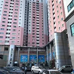 Circadian Tropical Studios In Central Saigon